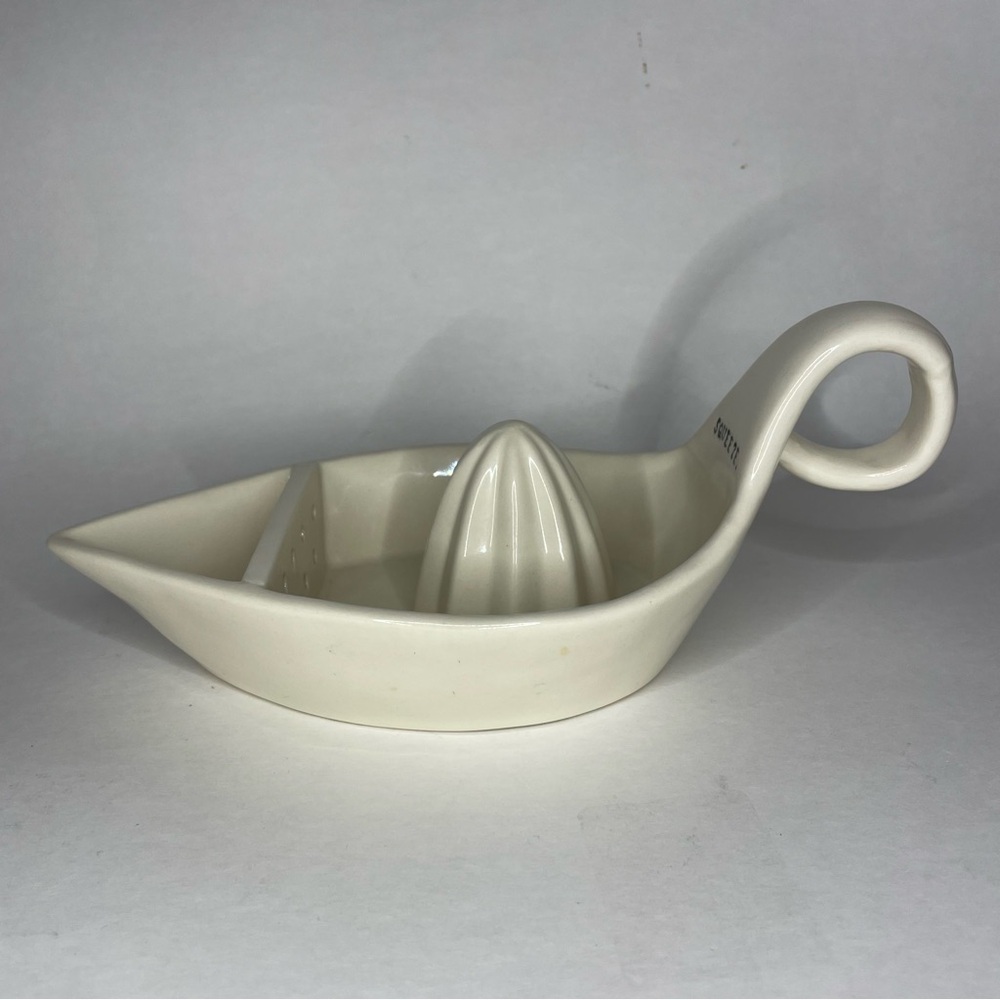 Vintage Rae Dunn Boutique Lemon Orange Squeezer Juicer by Magenta Ceramic Baker - Picture 2 of 5